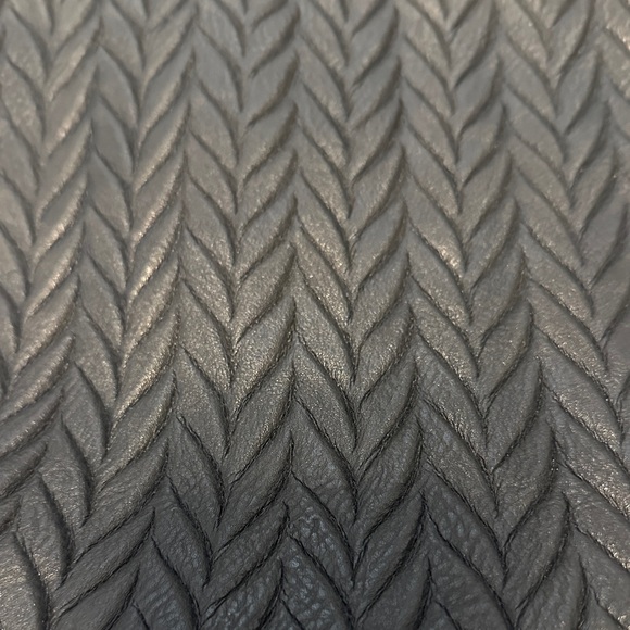 Black Adjustable Handbag - Picture 5 of 5